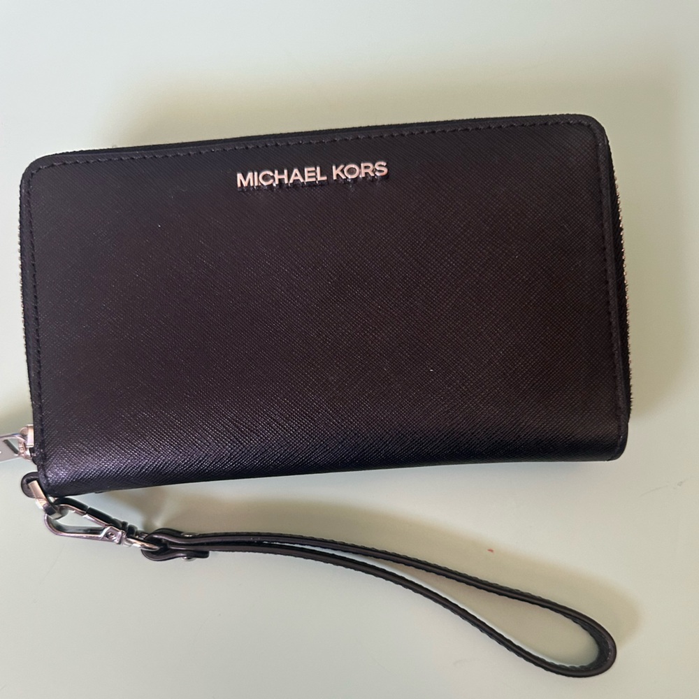 Michael Kors Black Wallet - Picture 4 of 9